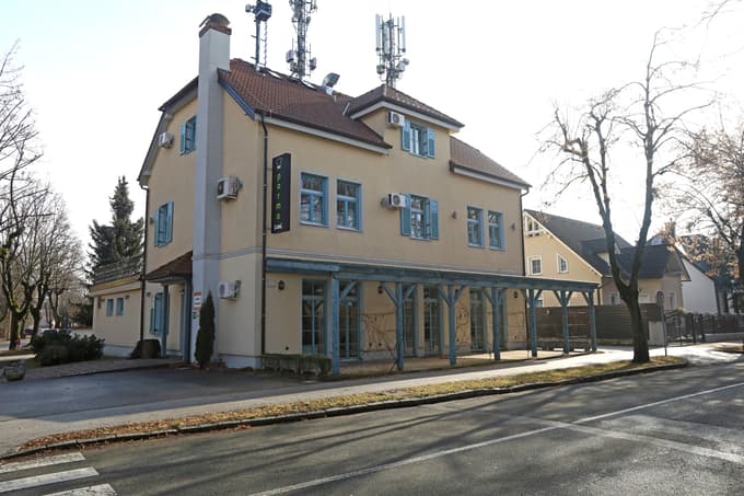 Restavracija Parma, ki je zaprta od 1. januarja, naj bi se znova odprla 1. marca.