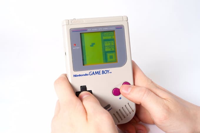 Od gameboya do pametnih telefonov: Tri desetletja mobilnega igranja