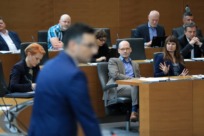 Premier Marjan Šarec in poslanci Levice