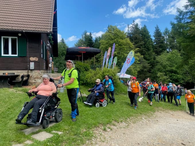 S pohoda odbora InPlaninec pri koči na Žavcarjevem vrhu
