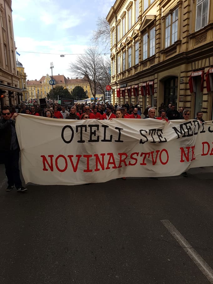 Protestni pohod novinarjev po Zagrebu