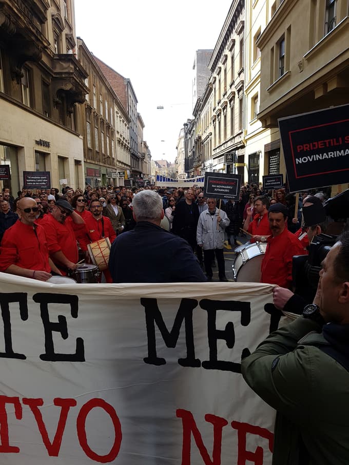 Protestni pohod novinarjev po Zagrebu