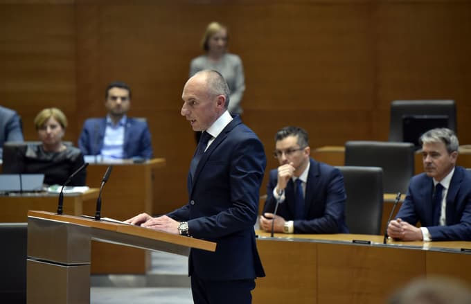 Prisega Aleša Šabedra ob imenovanju za novega ministra.