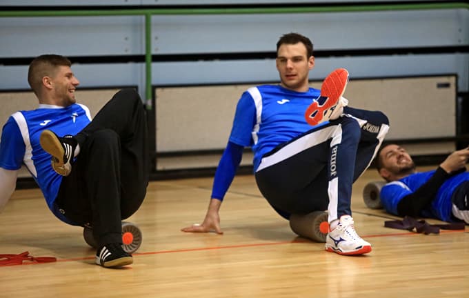Borut Mačkovšek (desno) je pojasnil, zakaj se vedno znova z veseljem udeleži reprezentančnih akcij.
