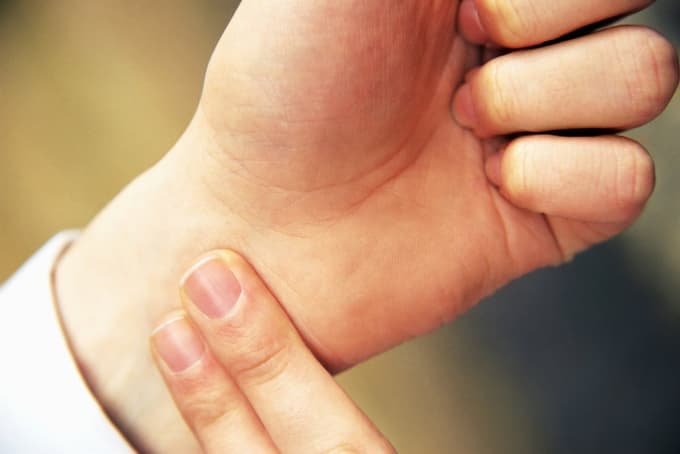 Smiselno si je občasno izmeriti pritisk ter opraviti kak pregled krvi za vrednosti holesterola v krvi.