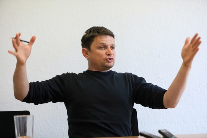 (INTERVJU) Brezdomci: Je lažje iti spat v vagon trezen ali pijan?