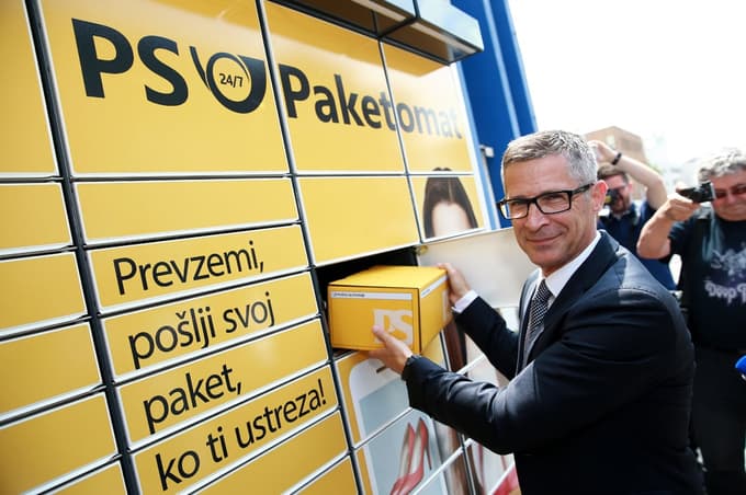 Boris Novak zmanjšuje posledice ukinjanja poslovalnic tudi s poštnimi paketomati. 