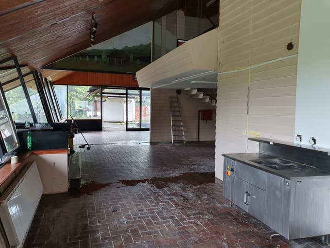 (FOTO) Pričela se je sanacija hotela Areh, v takšnem stanju je objekt sedaj