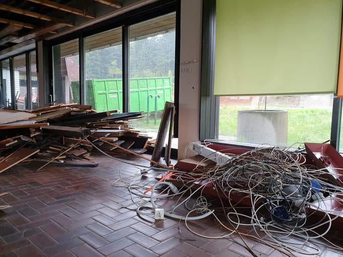 (FOTO) Pričela se je sanacija hotela Areh, v takšnem stanju je objekt sedaj