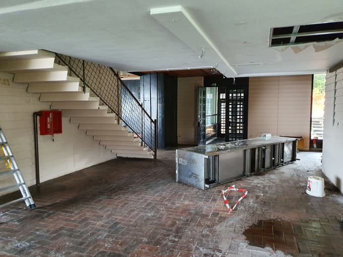 (FOTO) Pričela se je sanacija hotela Areh, v takšnem stanju je objekt sedaj