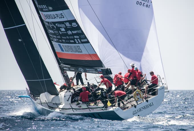 Posadka jadrnice Generali s skiperjem Samom Žvanom na svetovnem prvenstvu v Šibeniku - 6. mesto v razredu A, tekmovanja ORC