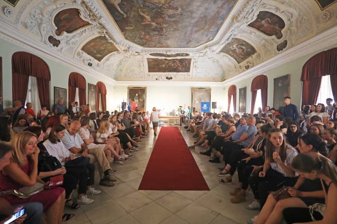 Na mariborskih gimnazijah 16 zlatih maturantov