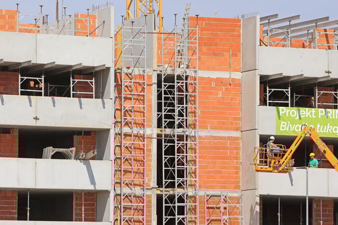 Nemčija investitorjem zniža davčno osnovo za tretjino stroškov investicije v obdobju treh let, bi se lahko zgledovali po njej? Ministrstvo za finance odkimava.