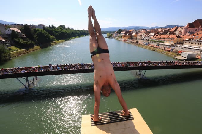 (FOTO) Rekordno visoko odskočišče za skoke v Dravo: V Maribor prihaja tudi svetovni prvak