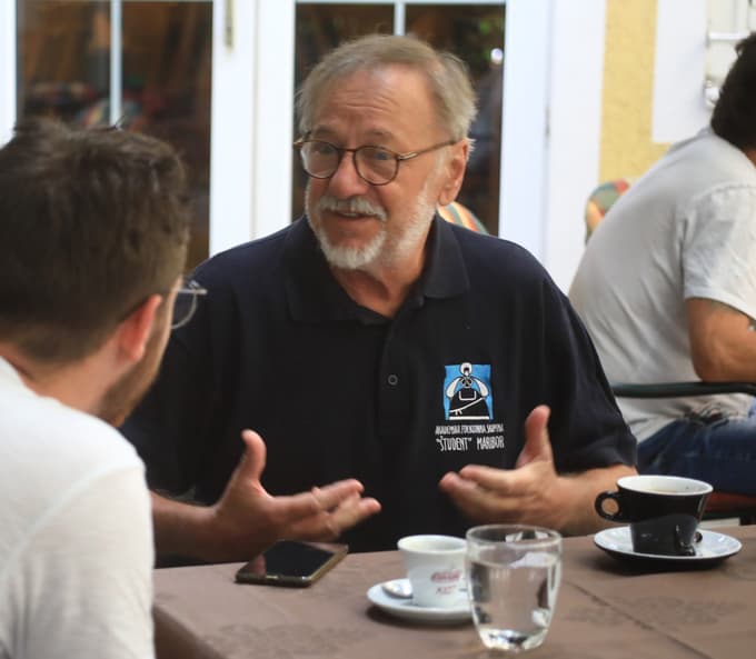 (AVDIO) Grema na kafe z Vasjo Samcem: Od Maribora se poslavljajo s solzami