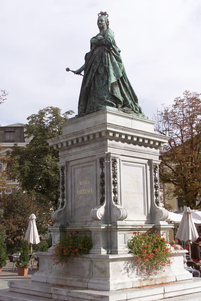 Kip Marije Terezije v Celovcu