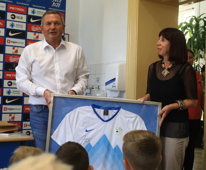 (FOTO) Slovenska nogometna reprezentanca v Mariboru? Malo bo treba podžgati župana