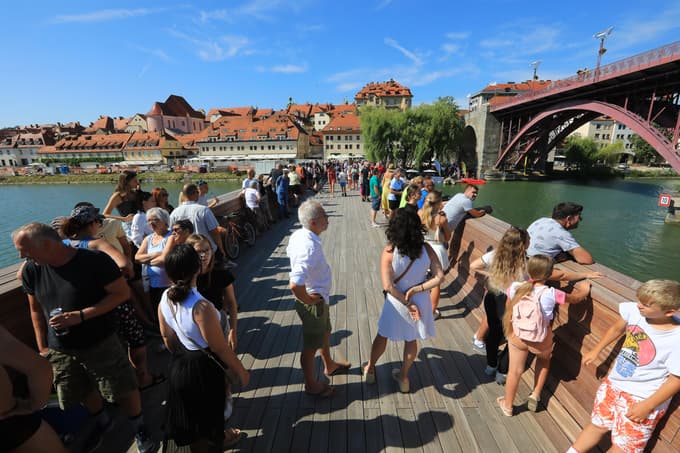 (FOTO) Rekordno visoko odskočišče za skoke v Dravo: V Maribor prihaja tudi svetovni prvak