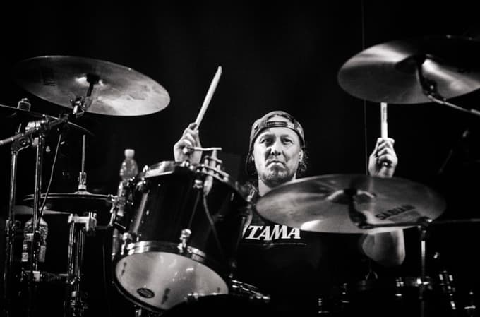 Soki se umika: Zaradi dobrodelnosti so ga obtožili satanizma in napadli, ker je pomagal hrvaškim otrokom