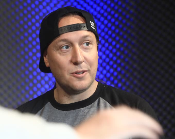 Soki se umika: Zaradi dobrodelnosti so ga obtožili satanizma in napadli, ker je pomagal hrvaškim otrokom