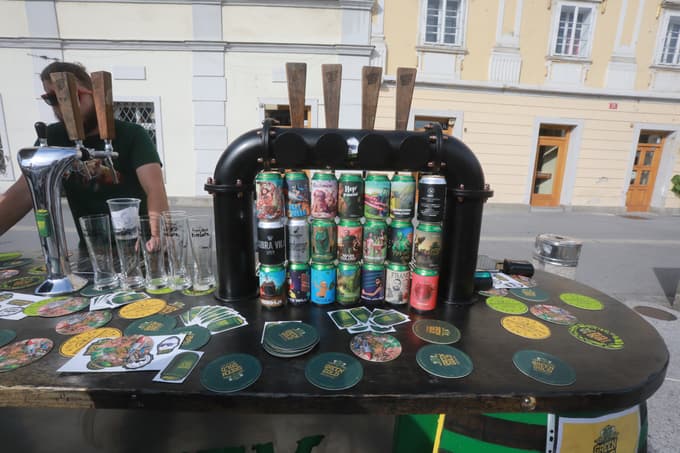 (FOTO) Praznik pivoljubcev na Glavnem trgu