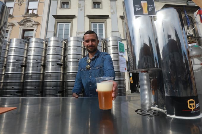 (FOTO) Praznik pivoljubcev na Glavnem trgu