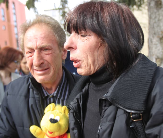 Dedek in babica koroških dečkov se borita za to, da bi lahko otroka sama vzgajala.