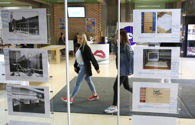 Obletnico so začeli tudi z odprtjem razstave o EPF in njeni knjižnici, ki si jo je možno ogledati v avli fakultete.