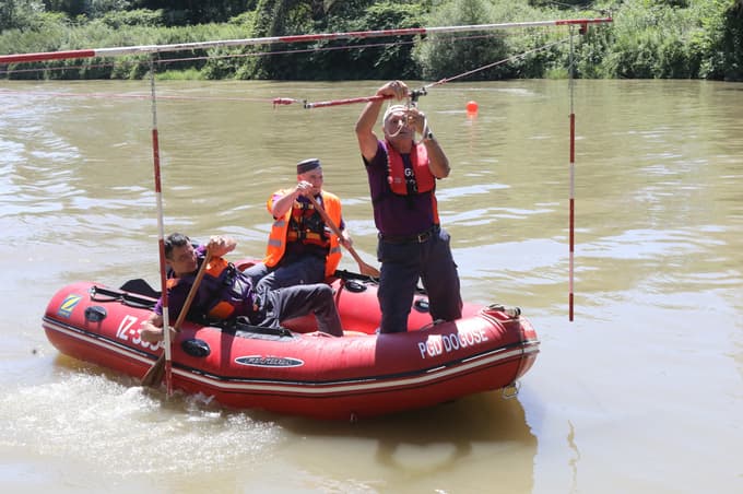Dvorjane na reki Dravi - tekmovanje gasilski colni - Avtor Igor Napast