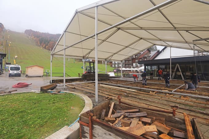 Kar dve praznični drsališči: Drsanje tudi pod Pohorjem