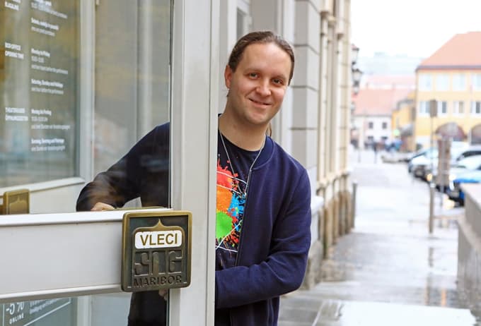 Aleksander Čonč vodi orkester od leta 2019.