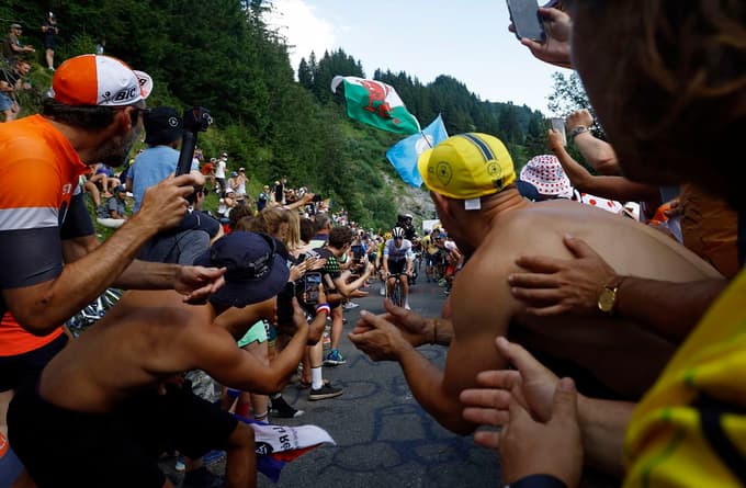 Adam Yates: To je sramota! Toda to je dirka po Franciji, cirkus