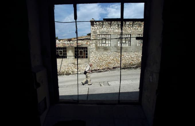 Nekdanji zapornik na Golem otoku Zlatko Hill se je leta 2014 spet vrnil na otok.