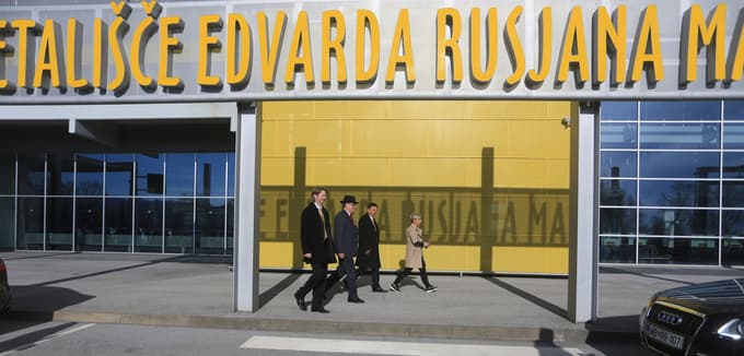 Po prvem slovenskem letalcu se imenuje letališče v Mariboru.