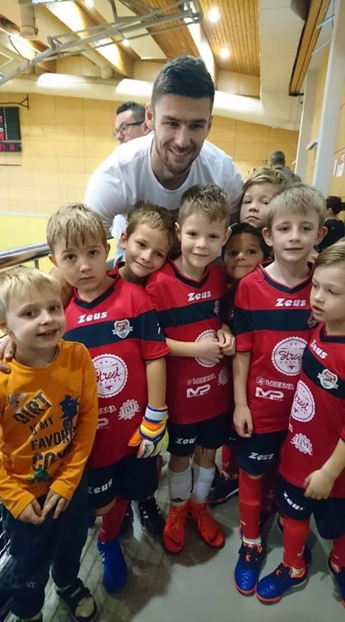 Mlade raške nogometne upe je na turnirju v Račah obiskal Rok Kronaveter.