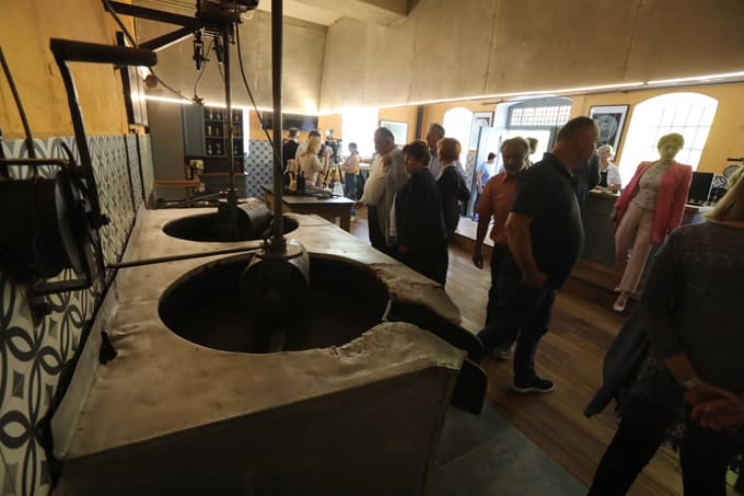 Še leta 1987 je stara oljarna delovala. V muzeju so ohranjeni stroji, gostje si lahko pogledajo, kako so olje pridelovali nekoč.