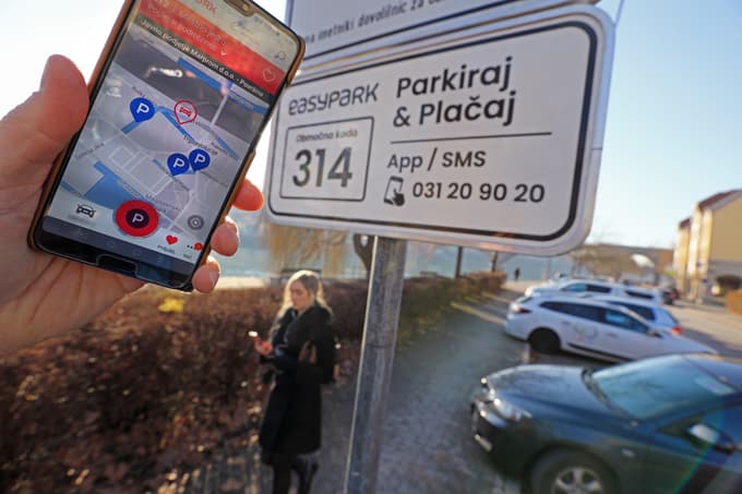 Skrita podražitev parkiranja, vozniki v Mariboru ogorčeni