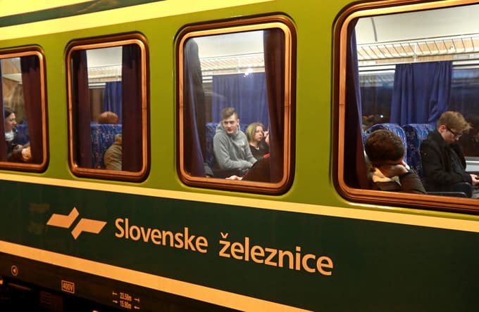 (FOTO) Večerova akcija: Kako so zasedeni vlaki in avtobusi proti Mariboru