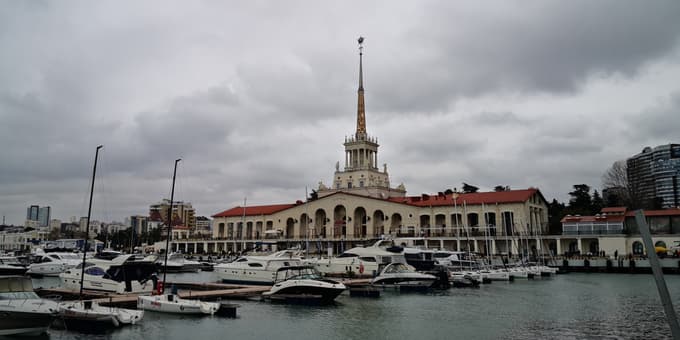 Eno od pristanišč v Sočiju z dragimi jahtami