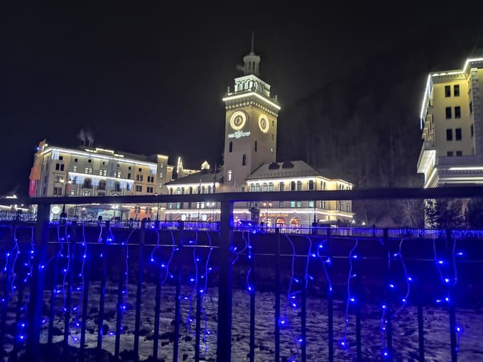 Dolinski Roza Hutor ponoči