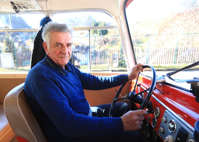 Iz Štajerca: Lastnik številnih starinskih vozil iz Maribora: Redko kdo danes zvozi avto do konca