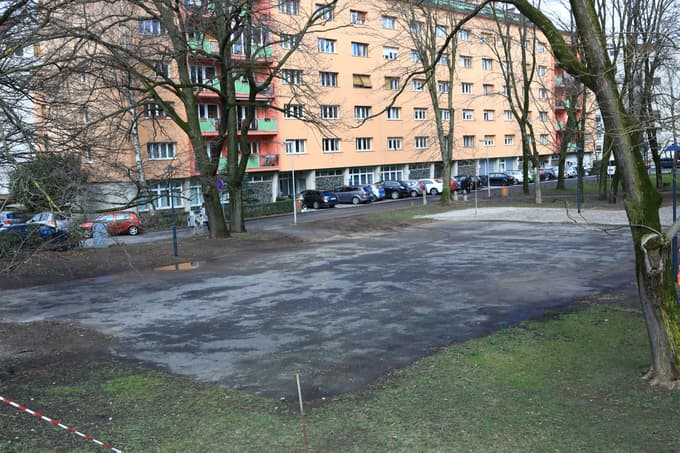 Košarkarsko igrišče v severnem delu parka še čaka na ureditev ...