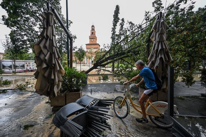 (FOTO) Pekel, apokalipsa: Sever Italije ponoči zajela silovita nevihta, še prej v naši bližini padala rekordna toča