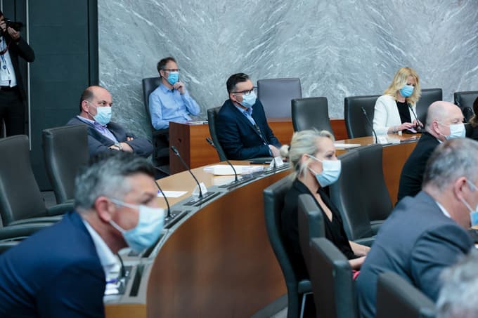Poslanci SD in LMŠ