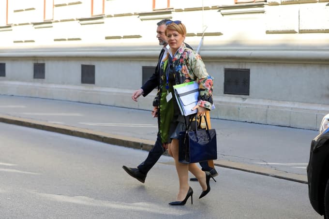 Iz velenjske karantene 40 oseb v domačo samoizolacijo, v šmarskem domu upokojencev okuženih skupaj 112 stanovalcev in zaposlenih