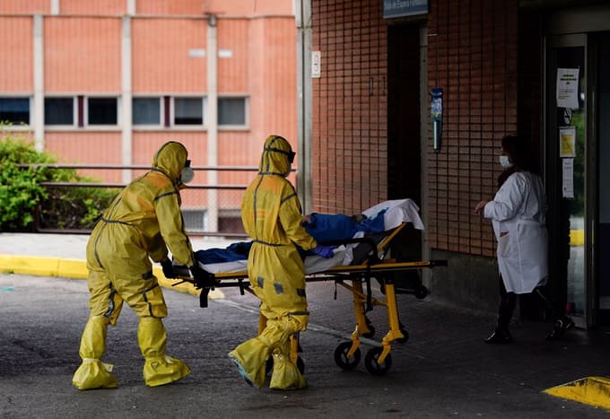 Medicinsko osebje v okolici Madrida.