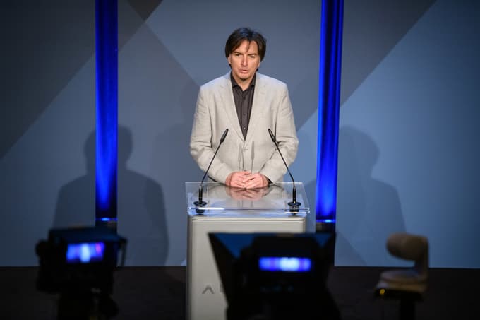 Direktor Klinike Golnik: Počitnic v tujini letos skoraj zagotovo ne bo, glede potovanj po državi bomo še videli