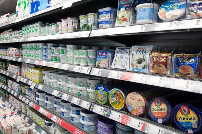 Izbira mlečnih izdelkov, tako slovenskih kot uvoženih, je skoraj nepregledna.