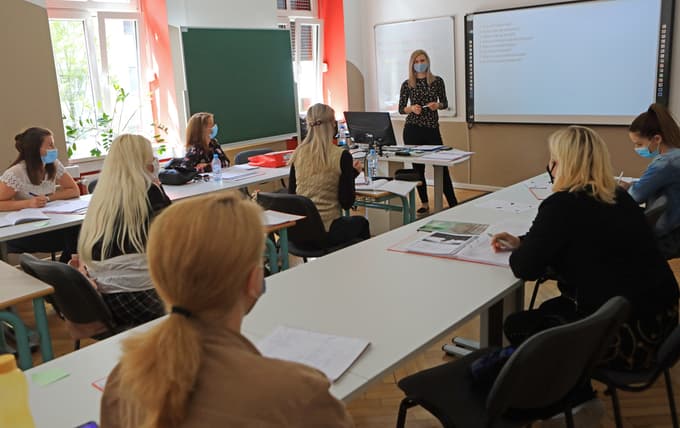 Andragoški zavod Maribor: V šolske klopi ponovno tudi odrasli