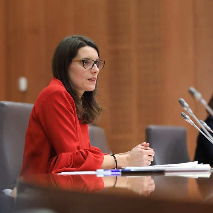 (SPREMLJAMO) Včeraj ena nova okužba, v Sloveniji trenutno potrjenih 21 aktivnih okužb